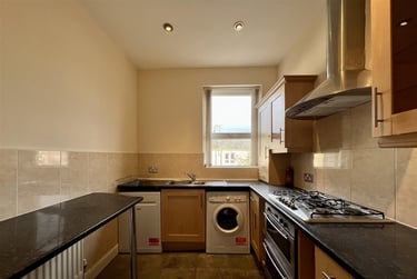 2 bed flat, Regent Road, Gosforth, Newcastle, NE31ED - Image 2